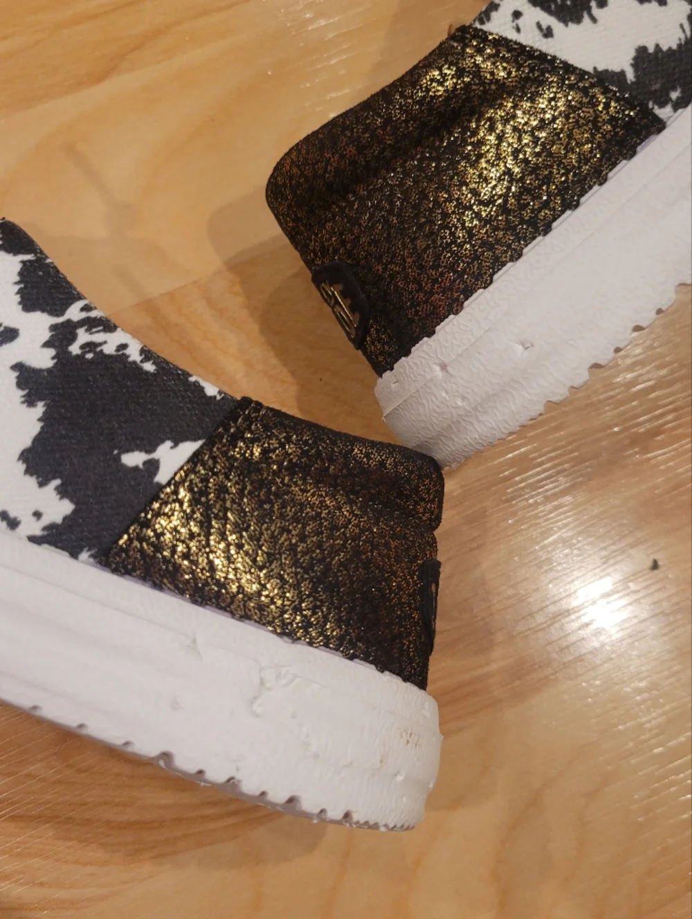 Hey Dude Wendy Funk Cowgirl White Black Cow Print Gold Size 7 - Picture 11 of 15